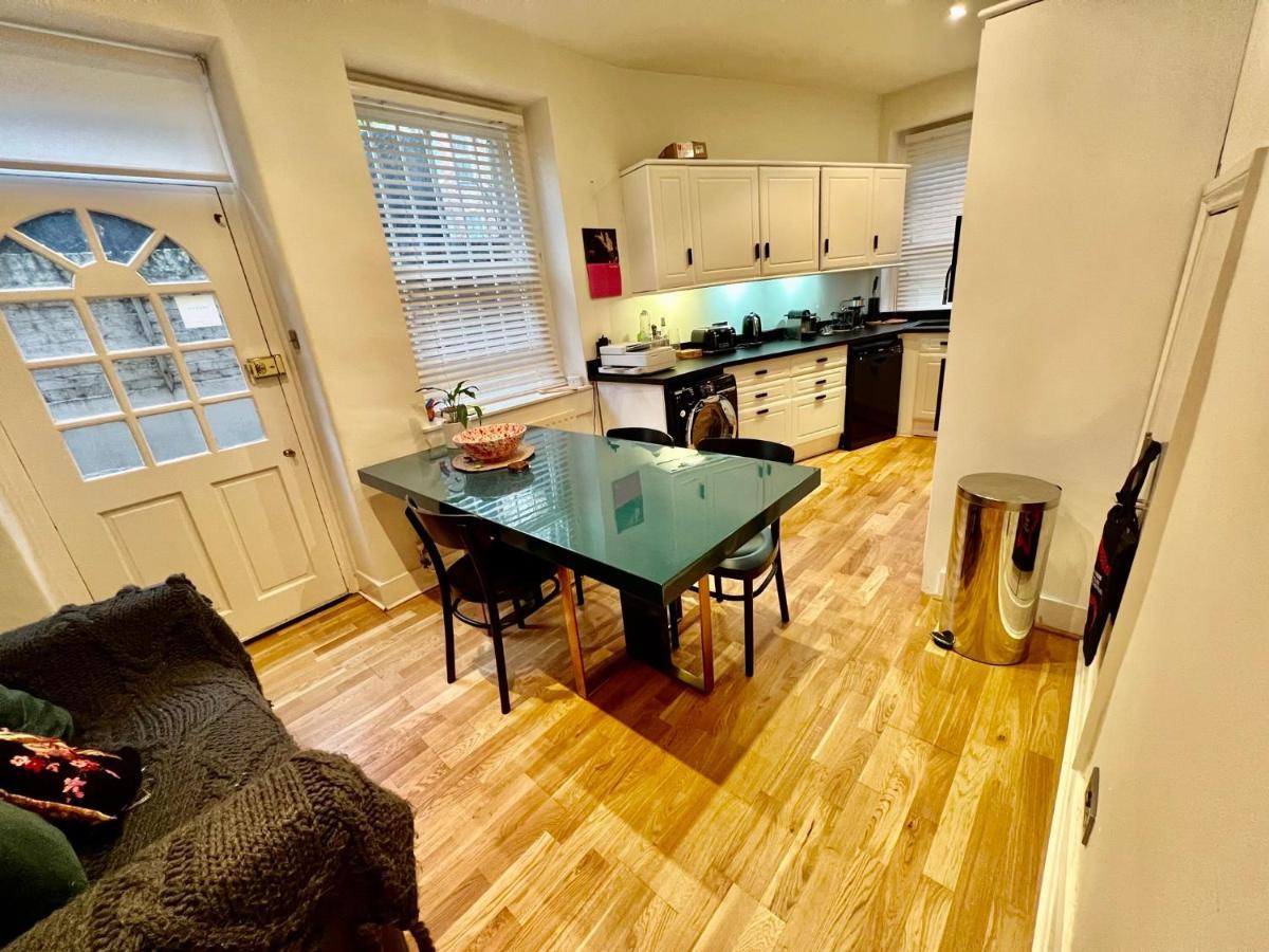 Apartment Spacious Flat With Huge Patio In *