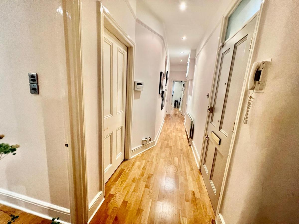 Spacious Flat With Huge Patio In