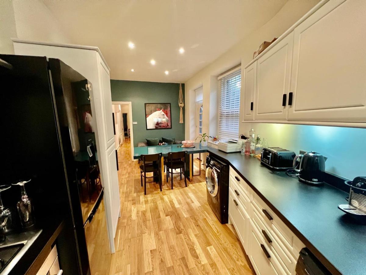 Apartment Spacious Flat With Huge Patio In *