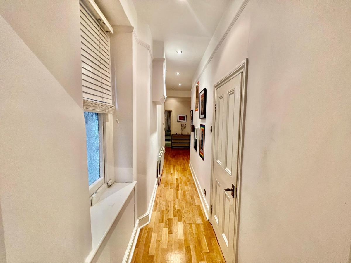 Apartment Spacious Flat With Huge Patio In *